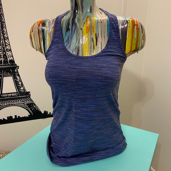 2 LuluLemon Racer Back Tanks Size 8 - Picture 2 of 9
